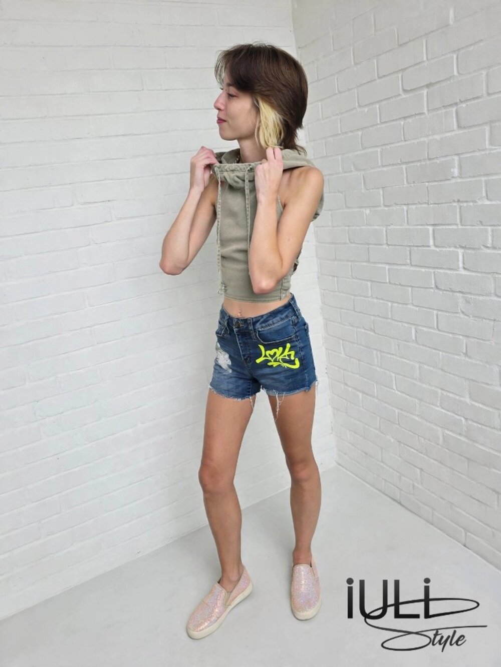 Iuli'Style Dark Wash Denim Cutoff Shorts Neon Green Love Graffiti Distressed